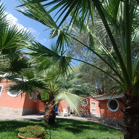 Aparthotel Villaggio Camping Esca *